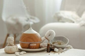 Spa composition with air humidifier and essential oils.